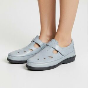 Propét Ladybug Mary Jane Flats, Women’s 6W, Grey